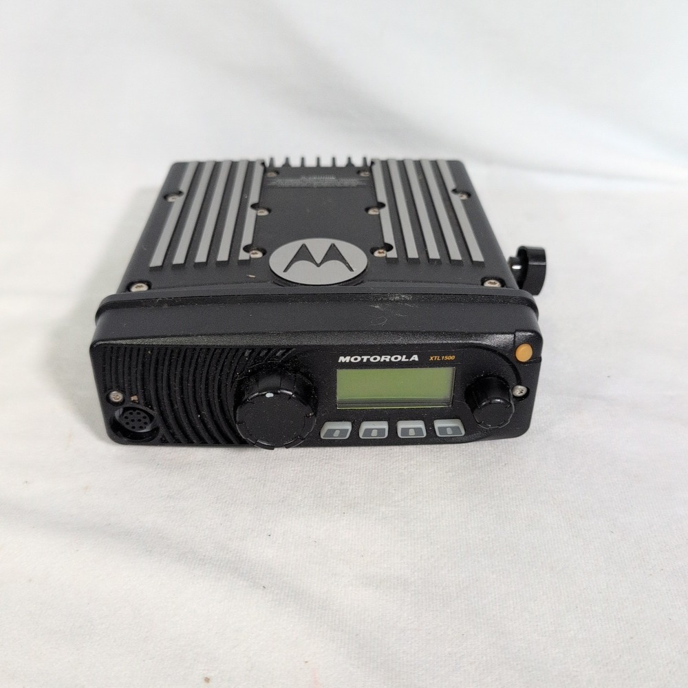 Motorola XTL1500 700/800 MHz In Dash Mobile 2 Way Radio w/ Head M28URS9PW1AN